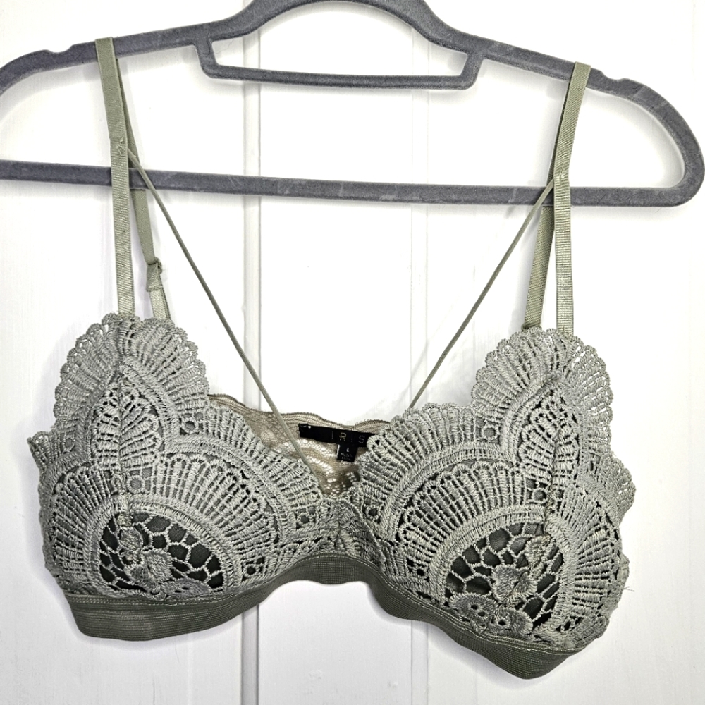 Iris Women's Wireless Lace Green Padded Bra Large